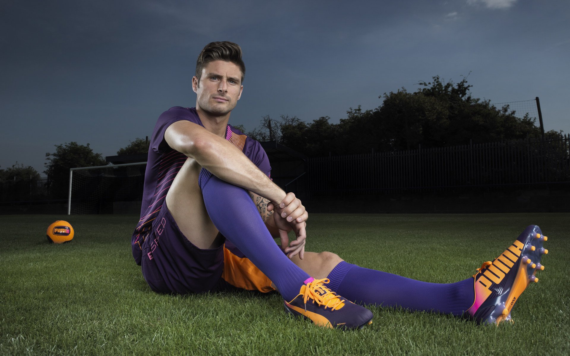 F1圣保罗大奖赛即将开幕：维斯塔潘卫冕战再启，勒克莱尔喜迎双喜冲冠！